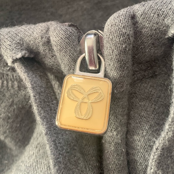 Aritzia TNA zip up hoodie - Picture 3 of 4